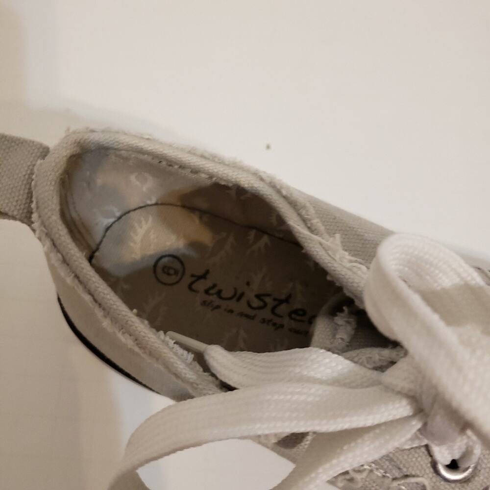 Twisted Slip In and Step Out Shoes - Picture 6 of 8
